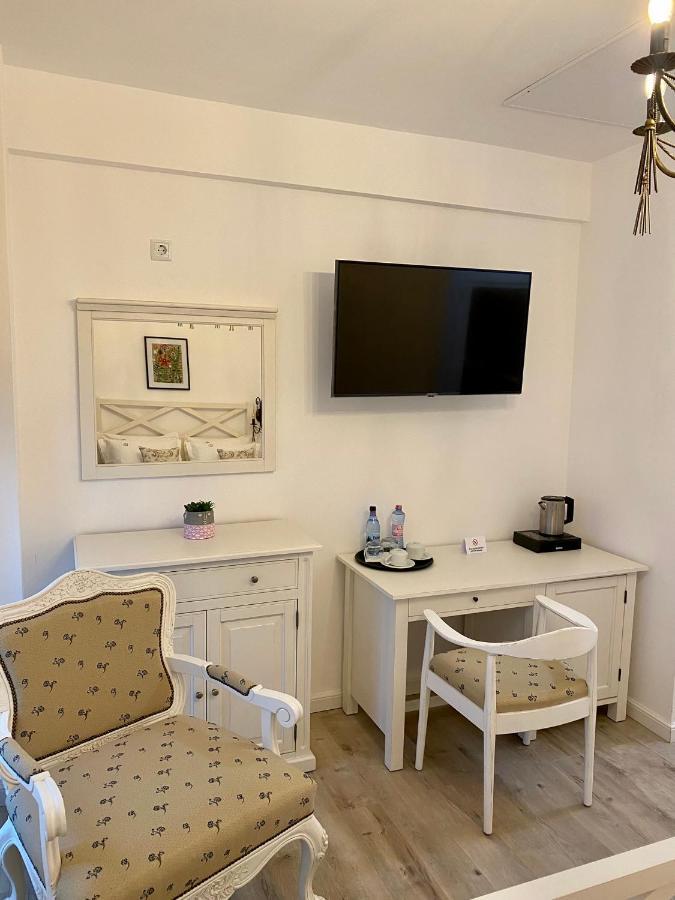 Pensiunea Charlotte Boutique Bacău Eksteriør billede
